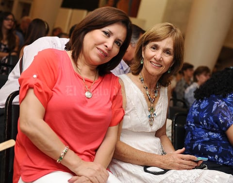 02072016 MUY CONTENTAS.  Linda y Rosa.