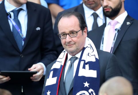 El presidente de Francia, Francois Holllande, acudió al estadio para apoyar a los galos.