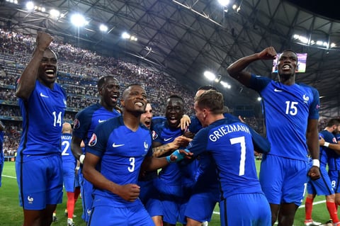 Los franceses celebran el pase a la final, en donde se medirán a Portugal.