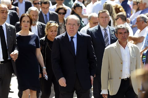 Al funeral del torero también asistieron personajes de la política de la ciudad.