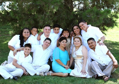 10072016 FESTEJO EN FAMILIA.  Estela Sánchez Medina celebró un aniversario más de vida junto a sus hijos y nietos.