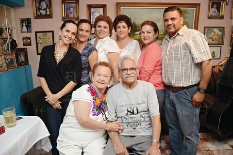 13072016 UN DíA MUY ESPECIAL.  Juan Rosales festejó su cumpleaños junto a su familia.