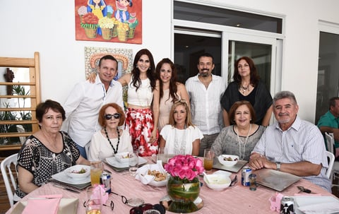 Alberto Arriaga, Sonia de Arriaga, Pily G. de García, Fernando García, Liliana Fischer, Cristina de Arriaga, Lilia Rosa Ruiz Arriaga, Erika Fischer, Patricia y Fernando González.jpg