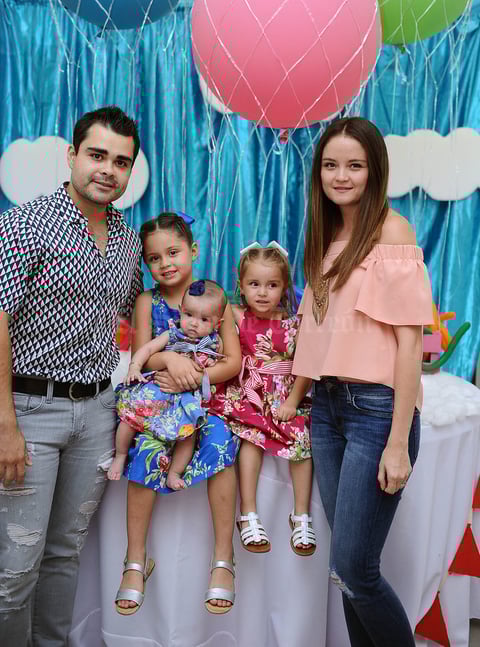 Gerardo, Sara, Isabella, Elizabeth y Marijose.jpg