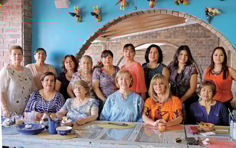 24072016 FESTEJO DE CUMPLEAñOS.  Maribel disfrutó de una agradable convivencia entre amigas.