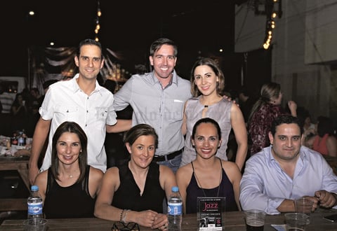 24072016 ENTRE AMIGOS.  Pablo, Toño, Angélica, Blanca, Sofía, Annel y Jorge.