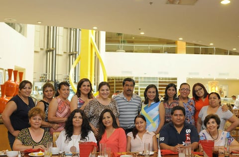 24072016 AMENA TARDE.  Disfrutan comida por cierre de ciclo escolar.