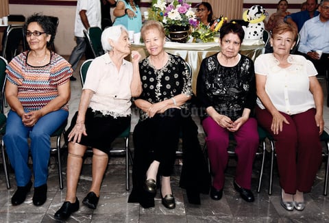 24072016 Antonieta Valadez, Margarita Noroña vda. de Rodríguez, Magda Venegas, Elizabeth Venegas y Juanita  Rodríguez.