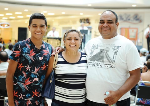 24072016 Mundo, Mayté y Armando.