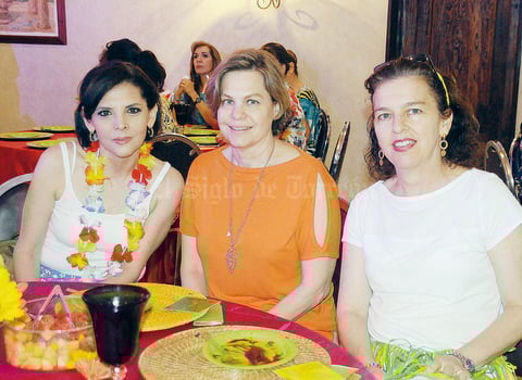 24072016 EN FESTEJO.  Marcela, Susana y Laura.