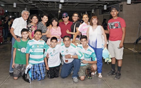 25072016 APOYAN AL SANTOS.  Familias Atilano, Rodríguez Valenciano, Arguijo Rodríguez y Aldano Rodríguez.