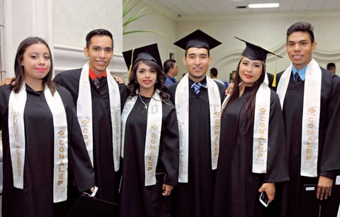 26072016 MUY CONTENTOS.  Karen, Víctor, Karla, José, Alejandra y Luis.