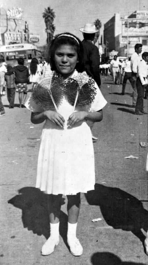 24072016 Ema Rodríguez en el desfile del 20 de noviembre de 1969.
