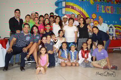 30072016 Disfrutan de la fiesta de Jesive y Jesús