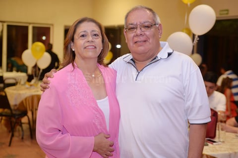 29072016 ONOMáSTICO.  Lorenzo Antonio acompañado de su esposa María Concepción.