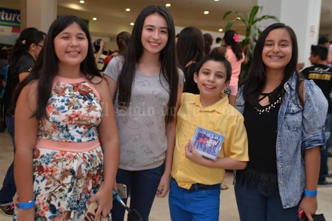 29072016 DE PASEO.  Frida, Fernanda, Luis Roberto y Cecilia.