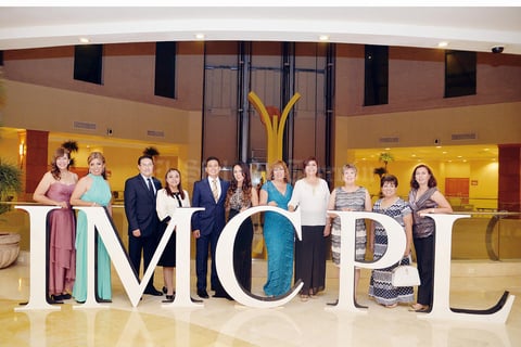 31072016 Xóchitl Rivas, Leticia Zaragoza, Erasmo Nevárez, Sandra de Nevárez, Jorge Iracheta, Jesica de Iracheta, Lorena García, Elsa Saavedra, Ma. de los Ángeles García, Lupita Rangel y Ana Poblano