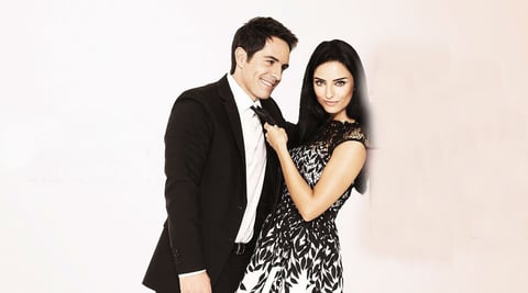 Aislinn Derbez y Mauricio Ochmann se conocieron y enamoraron en la grabación de la película “A la mala”, y su relación incluso los llevó a convertirse en esposos.