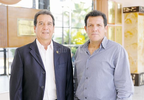 01082016 EN RECIENTE EVENTO.  Jesús y Víctor.