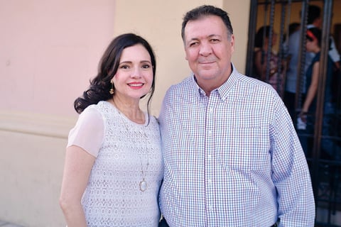 01082016 EN PAREJA.  Marisol y Constantino.