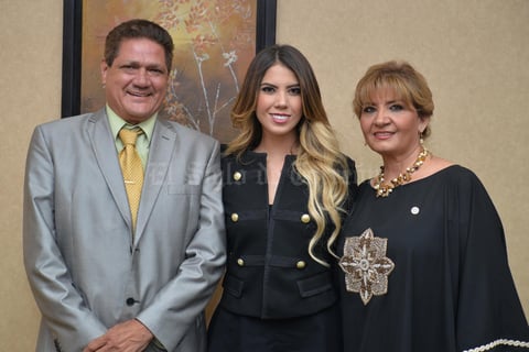 02082016 Antonio, Sandra y Karime.