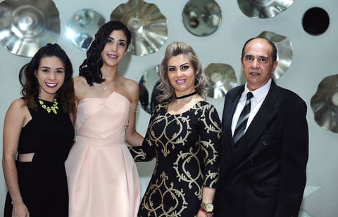 Mónica, Karina, Karina y Francisco.jpg