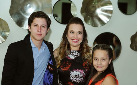 Santiago, Lily y Mariana.jpg