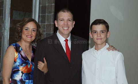 Silvia, Tomás y Tomás.jpg