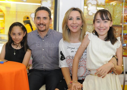 03082016 Andrea, Edgar, Lulú y Monse.