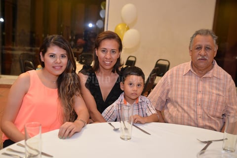 03082016 Ana Luisa, Alejandra, Lázaro y Diego.
