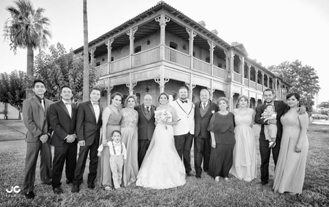 07082016 Los reciÃ©n casados acompaÃ±ados por sus familiares en el dÃ­a mÃ¡s importante de sus vidas. - JC Studio