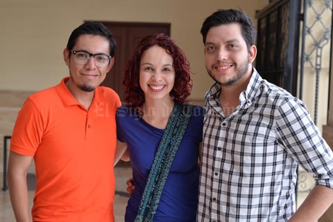 06082016 ENTRE AMIGOS.  Ricardo, Rocío y Edgar.
