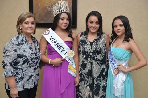 06082016 EN RECIENTE EVENTO.  Guadalupe, Vianey, Judith y Fernanda.