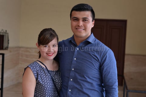 07082016 Beatriz Aracely Reveles Mata e Ismael Sáenz Zurita, en la antigua capilla ubicada al interior del complejo Hacienda Los Ángeles, oficiando la emotiva misa el Sacerdote Miguel Ángel Cervantes. Sus padres son: Graciela Mata y Saúl Reveles; Elivier Sáenz, Amanda Zurita y Julián Sáenz. - Benjamín Fotografía