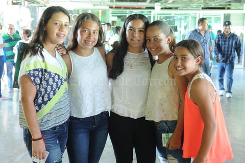05082016 Pamela, Amina, Mary Pau, Romina y Yanina.