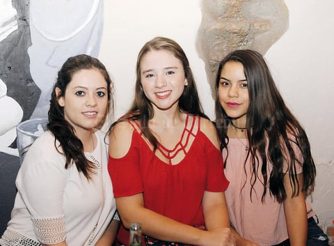 07082016 AMIGAS.  Andrea, Karla y Laura.