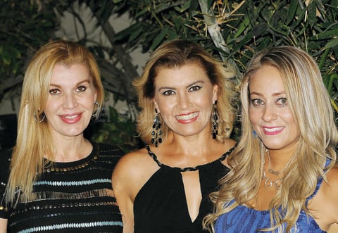 07082016 EN FESTEJO.  Sandra, Nora y Claudia.