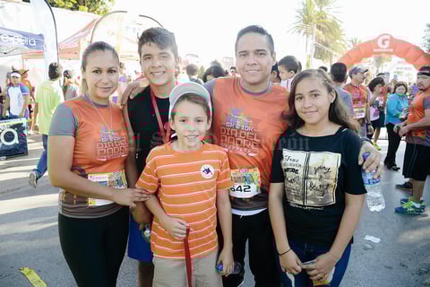 09082016 EN CARRERA.  Pamela, Manuel, Javier, Héctor y Kelly.
