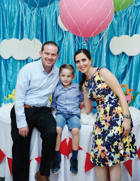 09082016 EN FAMILIA.  Fabián, Jerry y Magaly.
