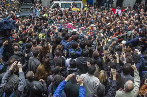 Miles de personas acudieron al funeral de Gustavo Cerati para lamentar su pérdida.
