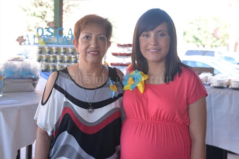 12082016 BABY SHOWER.  Vanessa Anguiano acompañada por Luz María Montañez quien fungió como organizadora del evento.