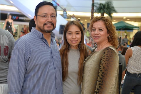 16082016 Miguel, Paulina y Laura.