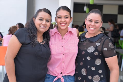 16082016 COMPAñERAS.  Jenny, Mily y Olga.
