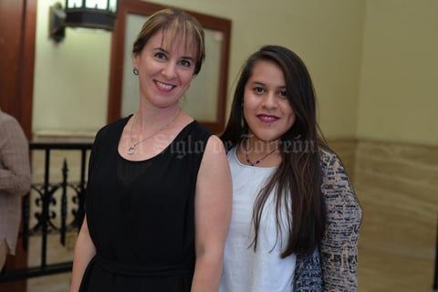 12082016 Angélica e Isabel.