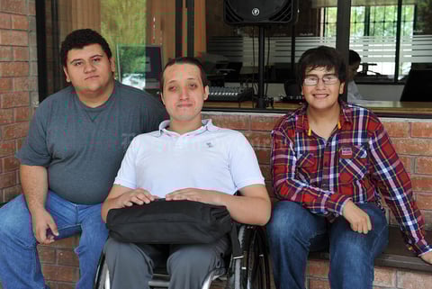 16082016 EN LA UNIVERSIDAD.  Juan Antonio, Juan Pedro y Jaime.