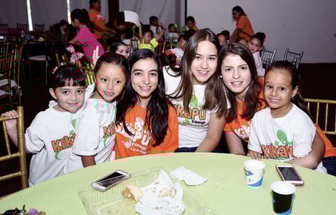 14082016 CONVIVEN.  Valeria, Isabela, Adriana, Andrea, Aliz y Natalia.
