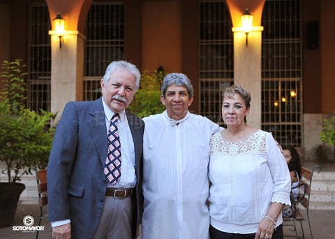 11082016 Sergio y María disfrutan de un año más de feliz matrimonio. - Erick Sotomayor Fotografía