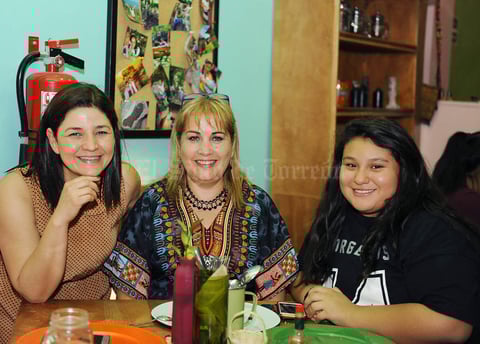 16082016 Haydeé, Lucy y Marcela.