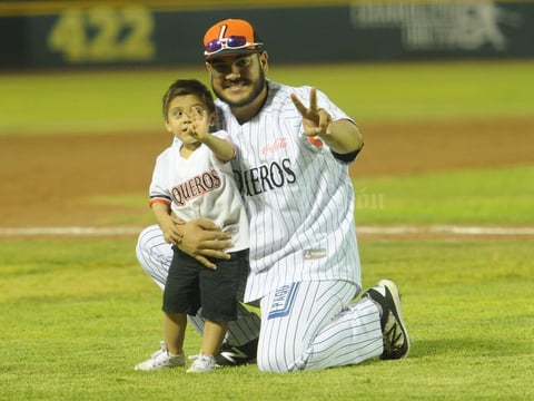14082016 LINDA POSTAL.  José Manuel Orozco con José Manuel Orozco jr.