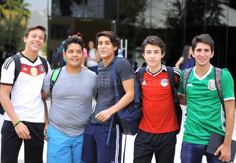 17082016 EN LA UNIVERSIDAD.  Omar, Anhuar, Juan, Eduardo y Arturo.